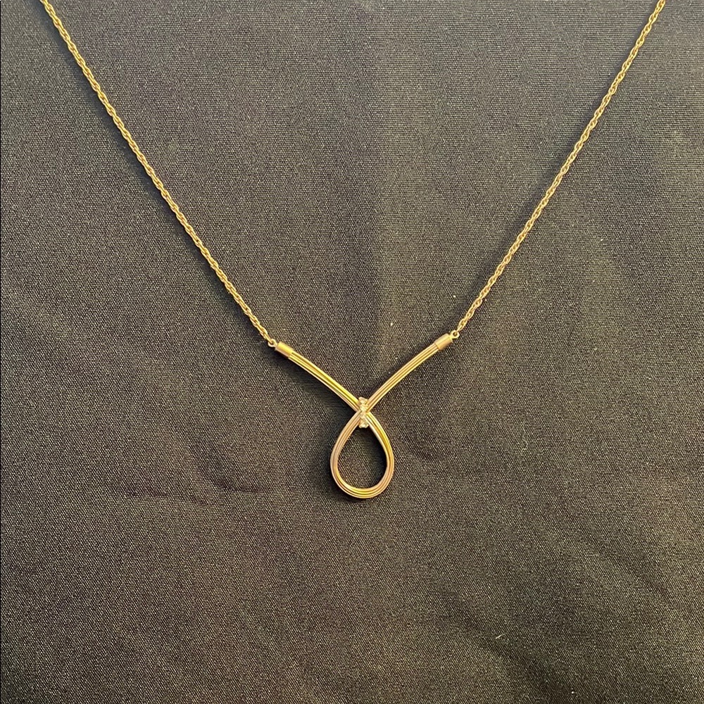 Vintage Gold Teardrop Necklace with Fine Chain